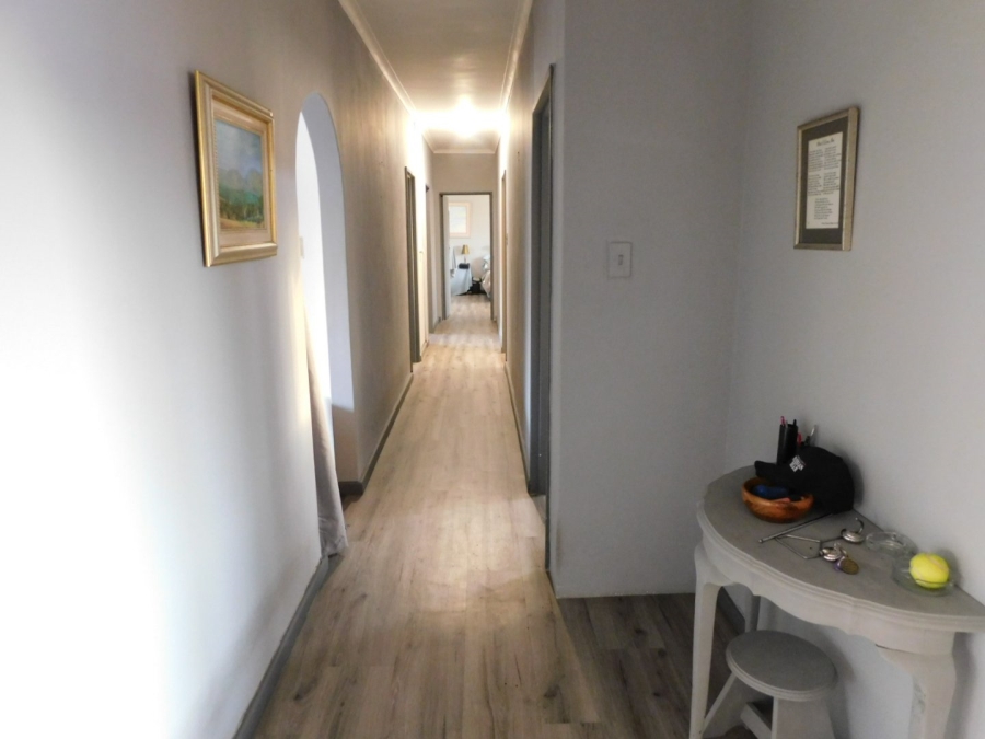 6 Bedroom Property for Sale in Dobson Western Cape